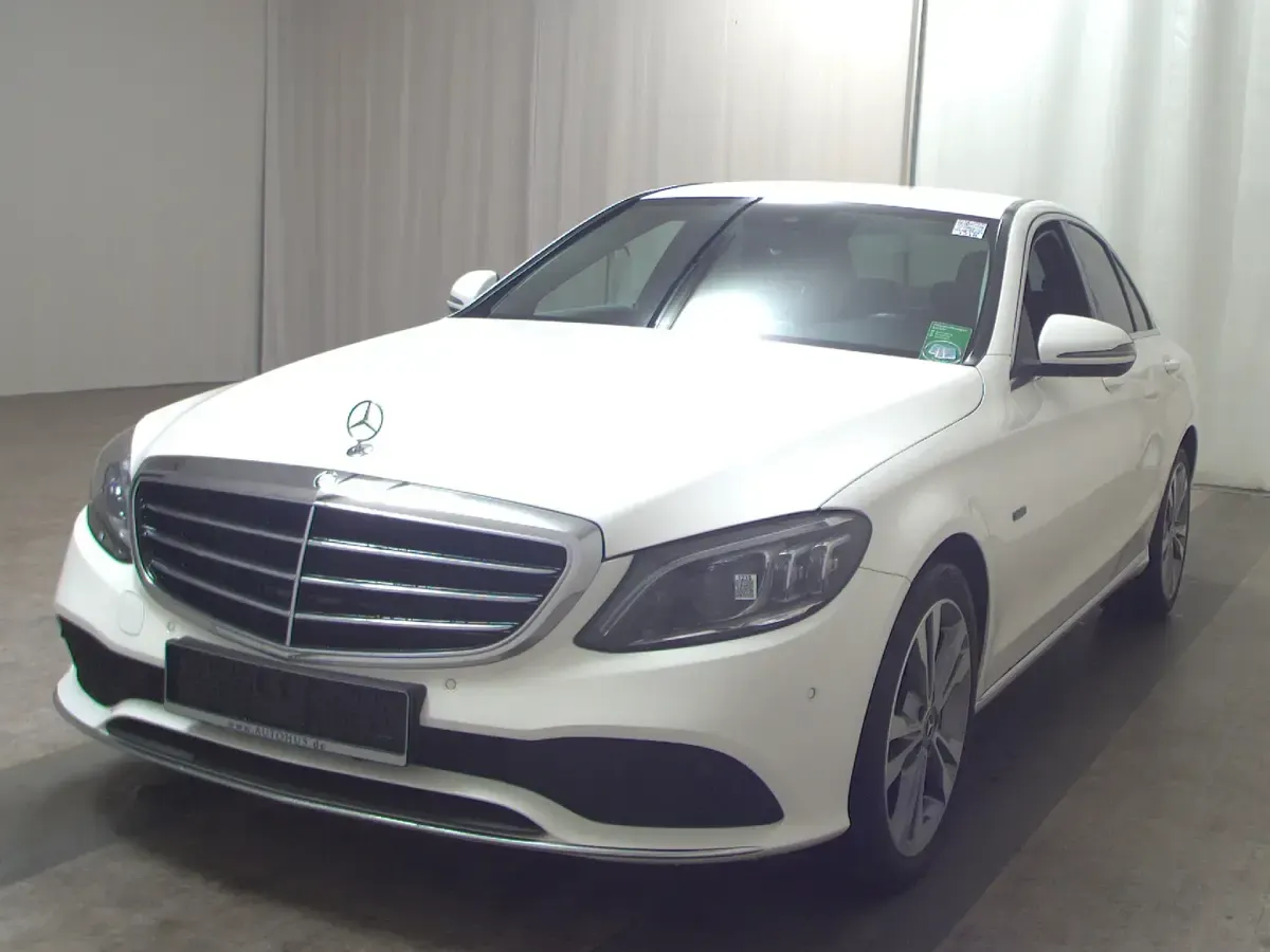 Gebraucht Mercedes C300e Exclusive 306 PS (225 kW) 2021 Polarweiss  unilack Limousine