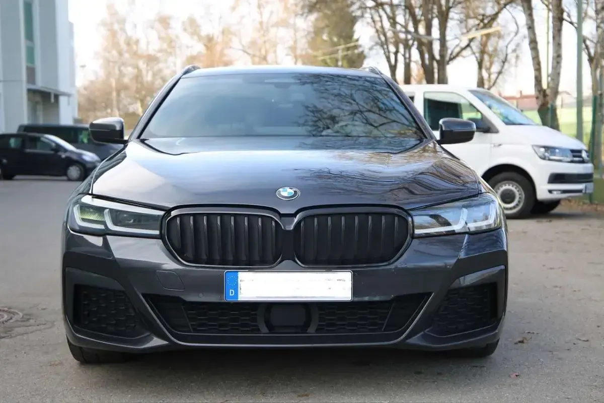 Gebraucht BMW 530 M Sport 286 PS (210 kW) 2023 Kombi