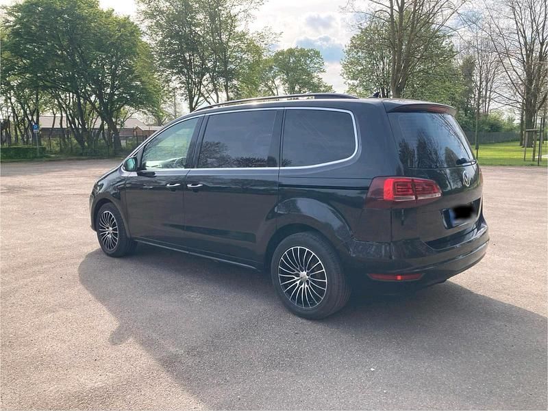 Gebraucht VW Sharan 150 PS (110 kW) 2016 Schwarz Van / Kleinbus