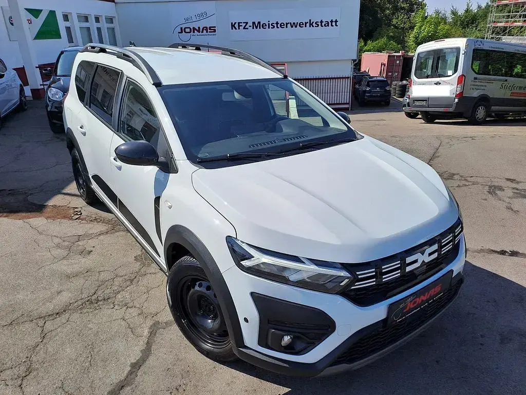 Gebraucht Dacia Jogger Extreme 91 PS (66 kW) 2023 Weiß Van / Kleinbus