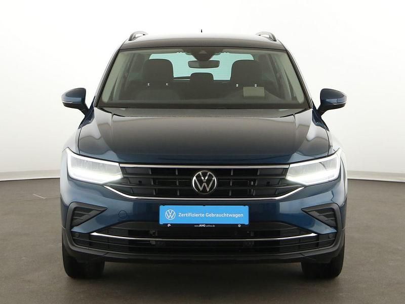 Gebraucht VW Tiguan Life 190 PS (139 kW) 2023 Blau SUV