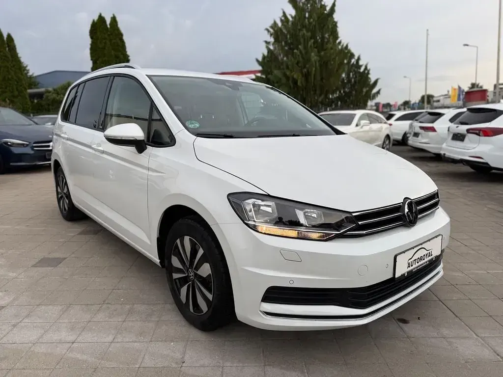 Gebraucht VW Touran Move 150 PS (110 kW) 2024 Weiß Van / Kleinbus