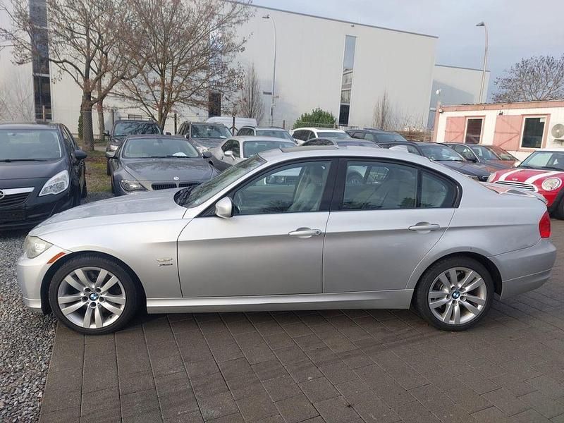 Gebraucht BMW 335 306 PS (225 kW) 2011 Silber Limousine