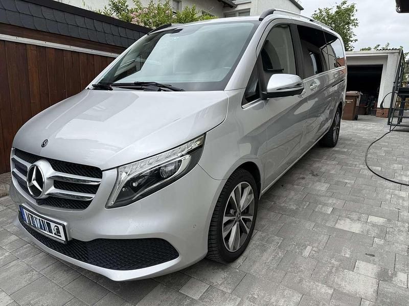 Gebraucht Mercedes V220 Avantgarde 190 PS (139 kW) 2020 Grau Van / Kleinbus