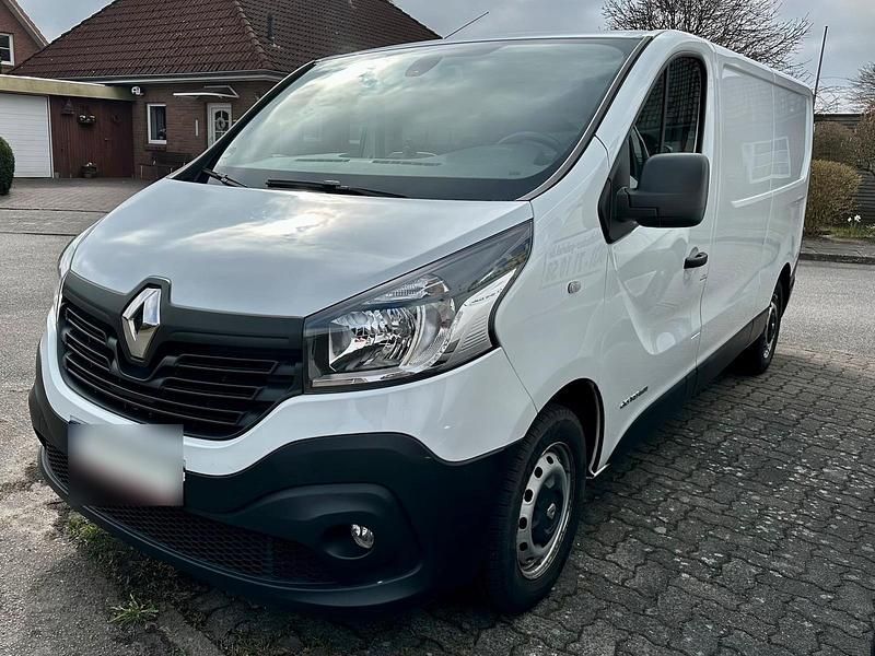 Gebraucht Renault Trafic 145 PS (106 kW) 2018 Weiß Van / Kleinbus
