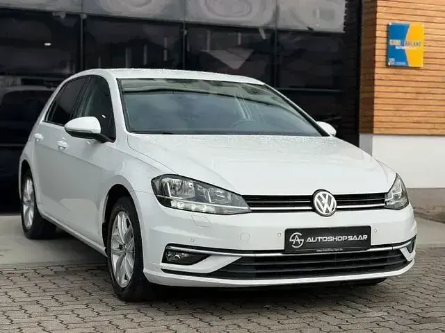 Second-hand VW Golf VII Comfortline 125 CP (91 kW) 2017 Alb Berlinǎ