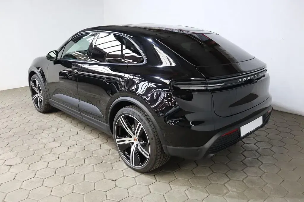 Gebraucht Porsche Macan 4 Electric Chrono 300 kW (408 PS) 2026 Schwarz SUV