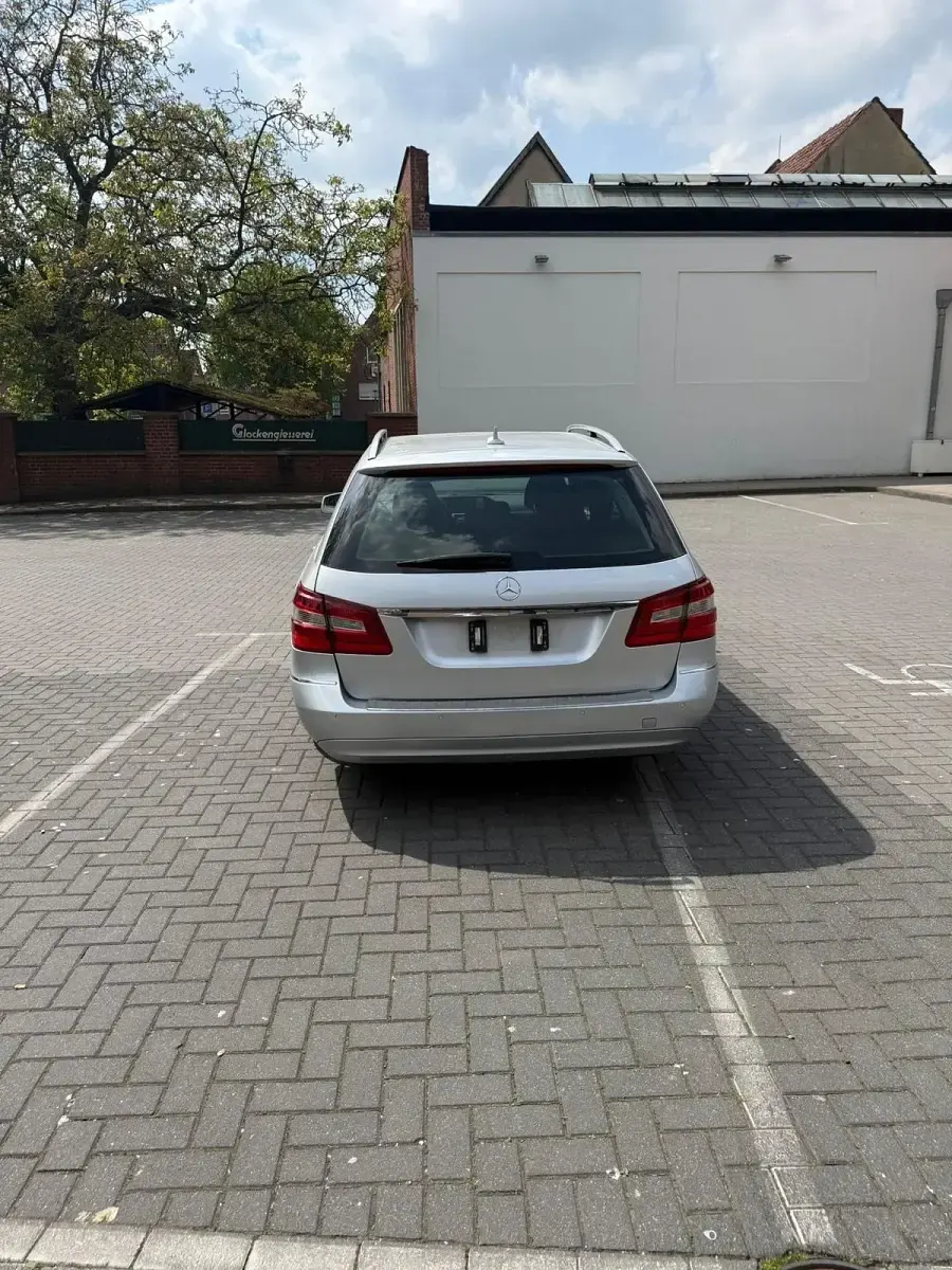 Gebraucht Mercedes E220 170 PS (125 kW) 2010 Silber Kombi