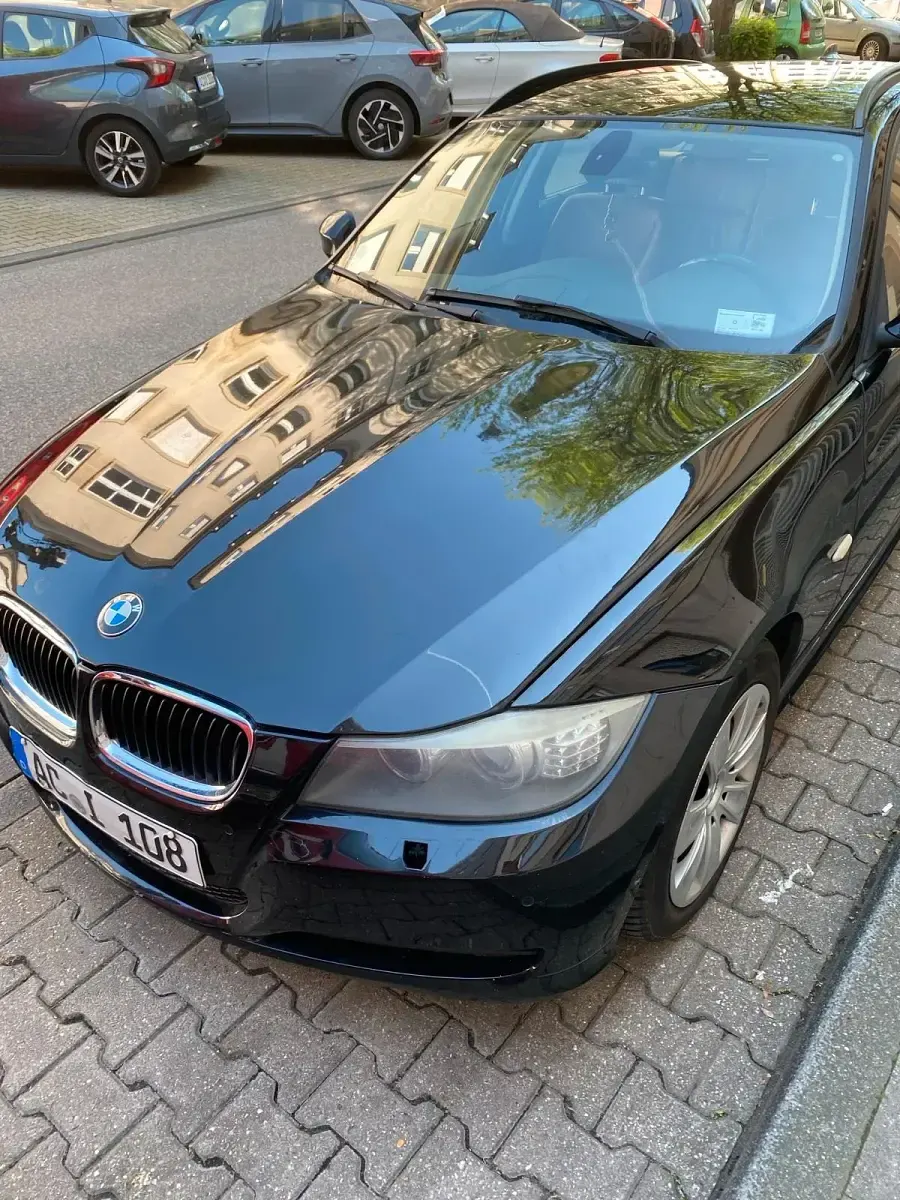 Gebraucht BMW 318 143 PS (105 kW) 2011 Schwarz Kombi