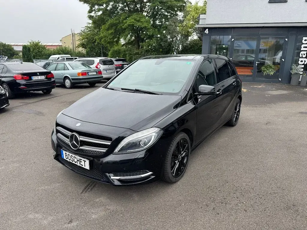 Gebraucht Mercedes B250 211 PS (155 kW) 2013 Schwarz Kleinwagen