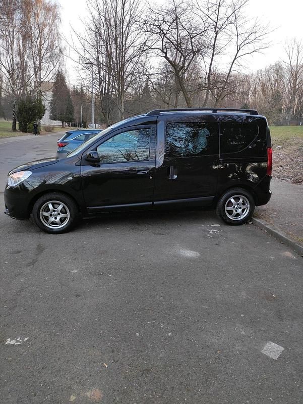 Gebraucht Dacia Dokker 102 PS (75 kW) 2020 Schwarz Van / Kleinbus