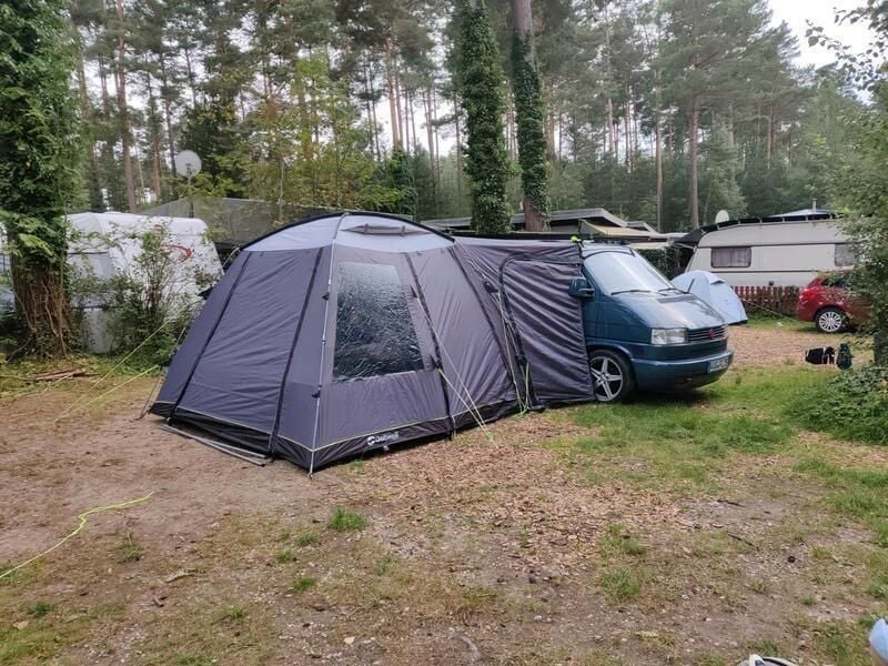 Grau Gebraucht 2025 VW Multivan Van / Kleinbus | 12.999 € - Bild 1/4