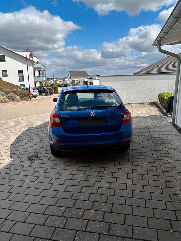 Gebraucht Skoda Rapid 90 PS (66 kW) 2016 Blau Kleinwagen