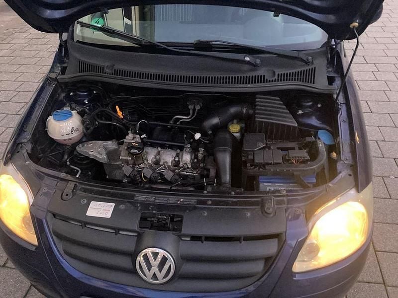 Gebraucht VW Fox 54 PS (39 kW) 2006 Blau Kleinwagen