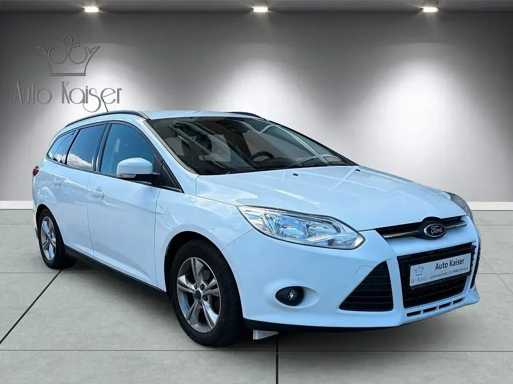 Gebraucht Ford Focus 125 PS (91 kW) 2013 Weiß Limousine