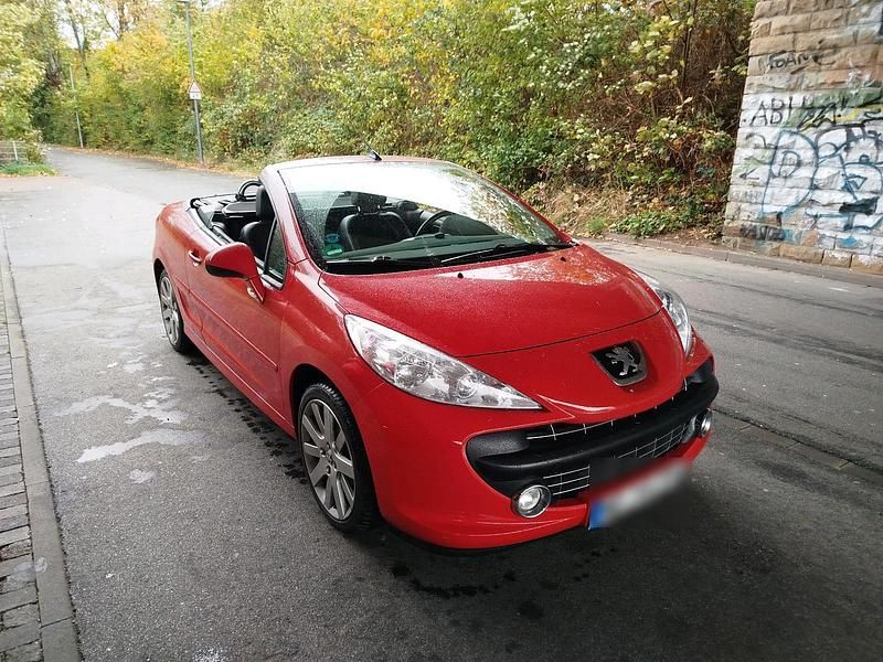 Rot Gebraucht 2009 Peugeot 207 CC Platinum Cabrio | 2.500 € (Fairer Preis) - Bild 1/4
