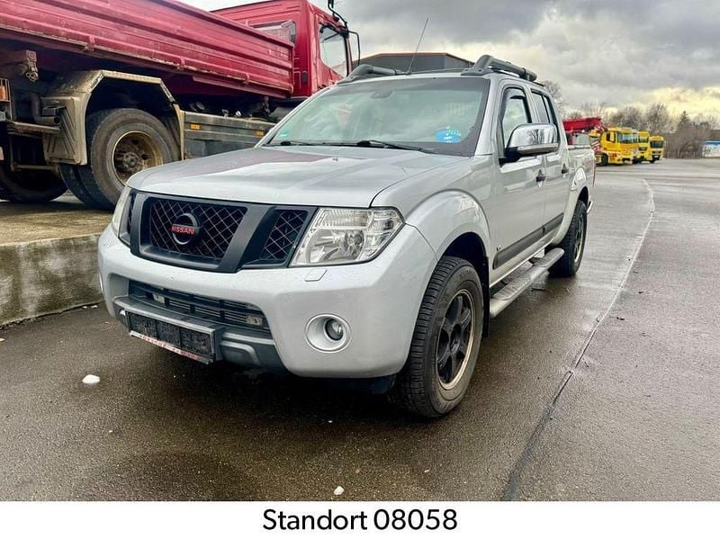 Gebraucht Nissan Navara 231 PS (169 kW) 2011 Silber Abholung