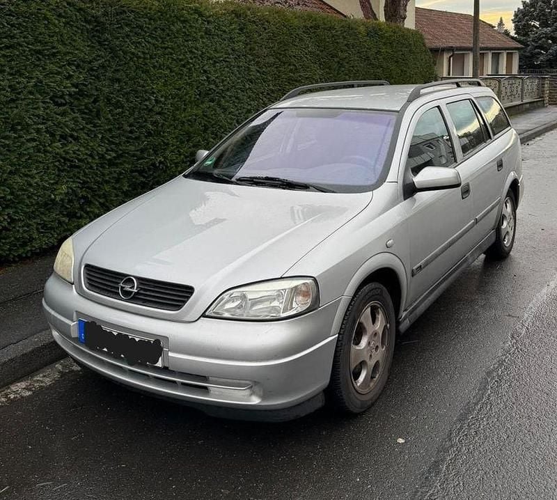 Gebraucht Opel Astra 101 PS (74 kW) 2000 Silber Kombi