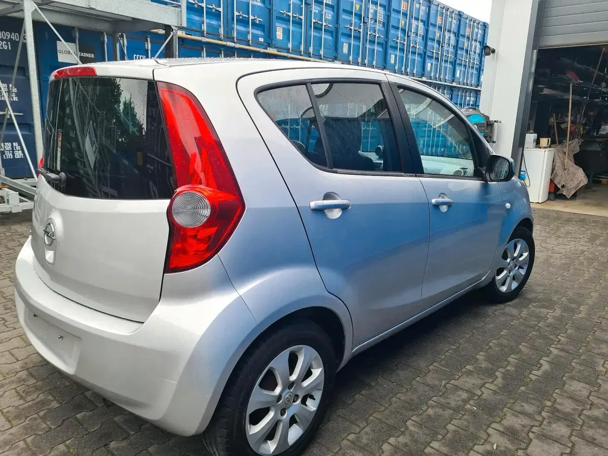 Gebraucht Opel Agila Edition 86 PS (63 kW) 2009 Silber Kleinwagen
