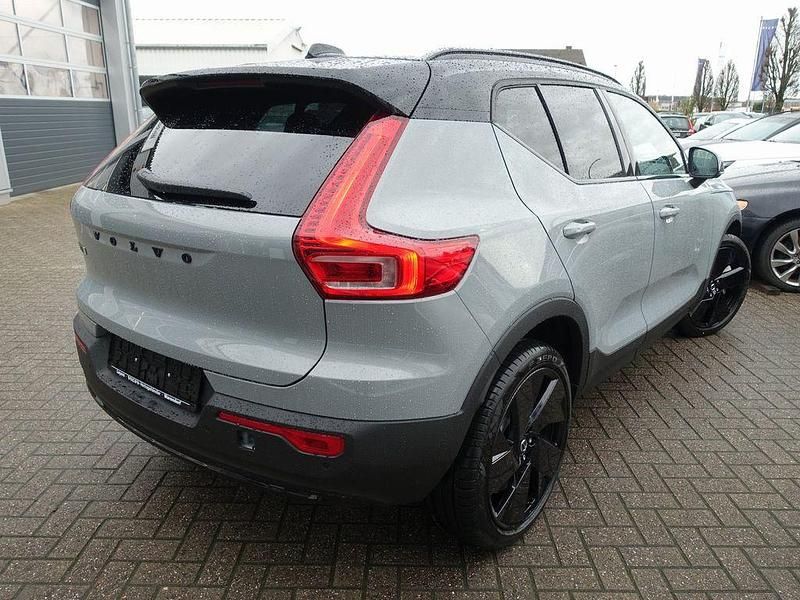 Neu Volvo EX40 Single Motor Extended Range 185 kW (252 PS) 2026 Grau SUV