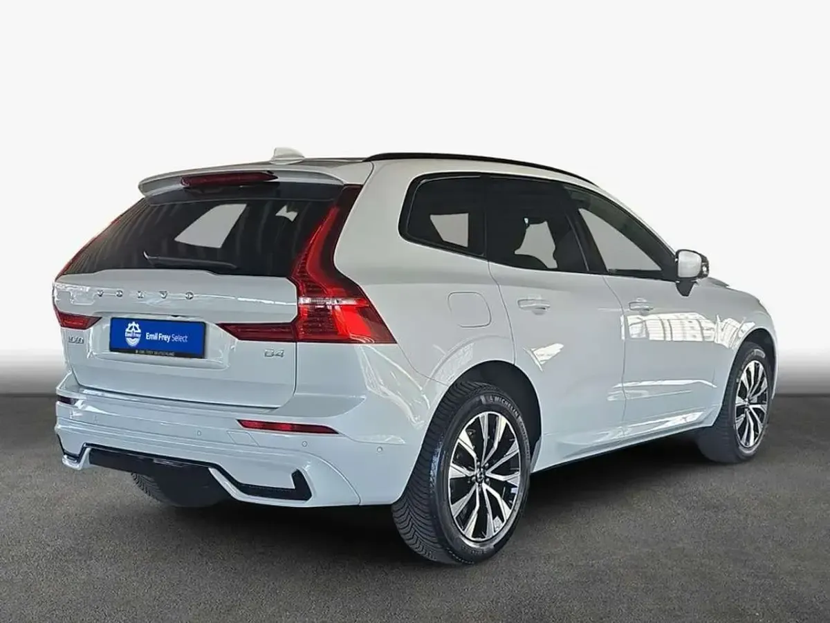 Gebraucht Volvo XC60 Plus 197 PS (144 kW) 2024 Crystal weißperleffekt SUV