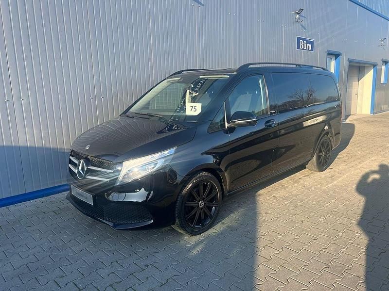 Obsidianschwarz metallic mb 91 Gebraucht 2021 Mercedes V250 Van / Kleinbus | 37.999 € (Etwas zu teuer) - Bild 1/4