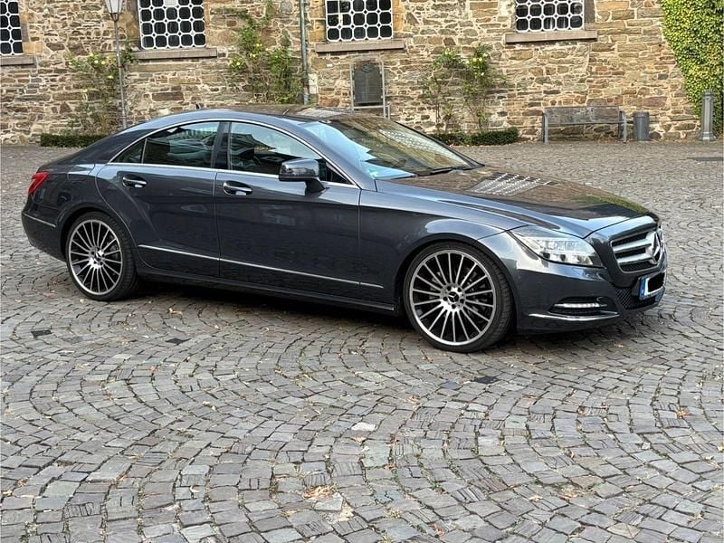 Grau Gebraucht 2013 Mercedes CLS350 Coupé | 17.200 € (Guter Preis) - Bild 1/4