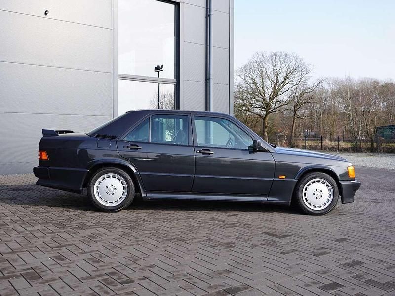 Gebraucht Mercedes 190 185 PS (136 kW) 1987 199 blauschwarzmet. Limousine