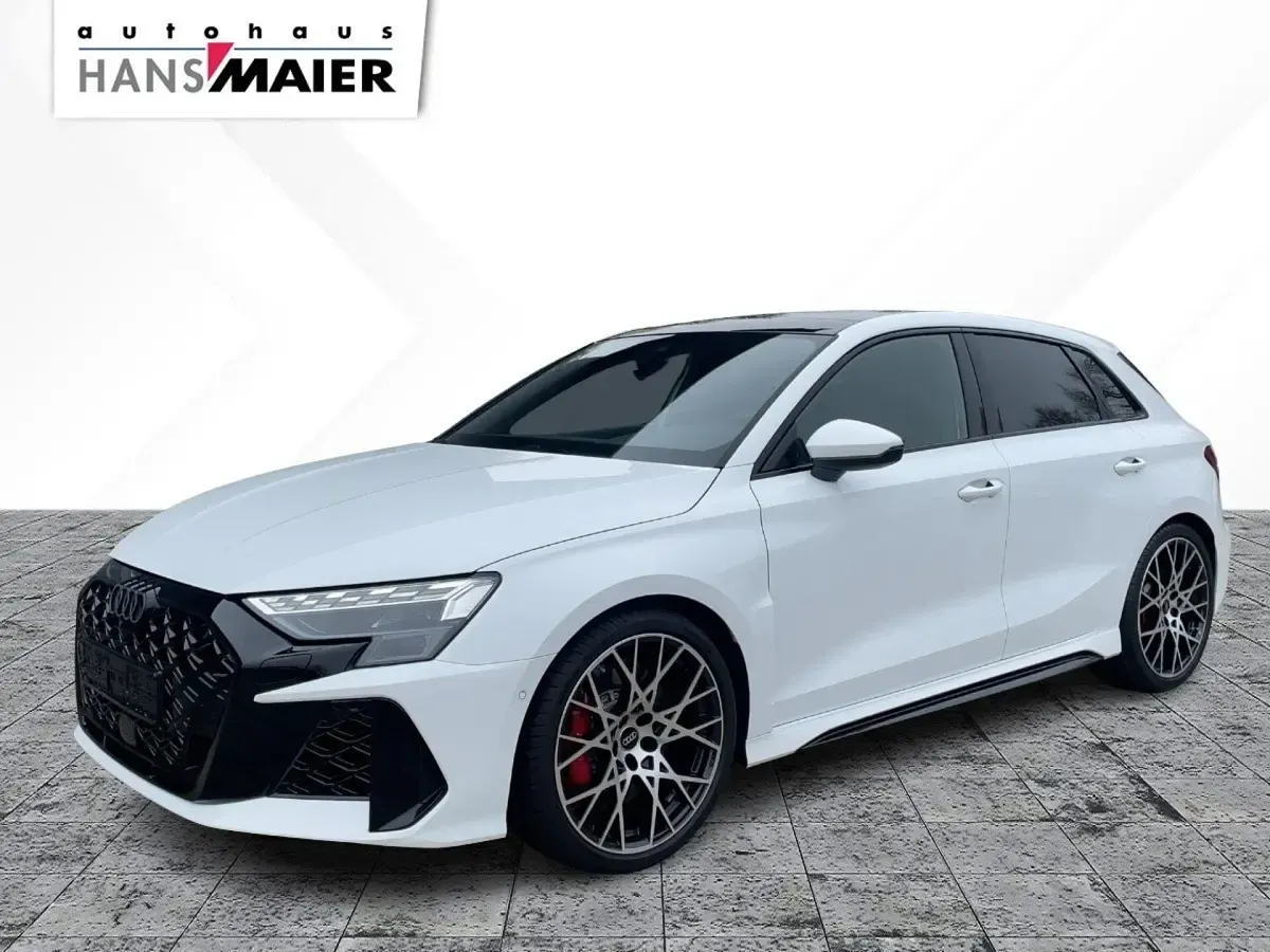 Gebraucht Audi RS3 Sportback Ambiente 400 PS (294 kW) 2025 Arkonaweiß Kleinwagen