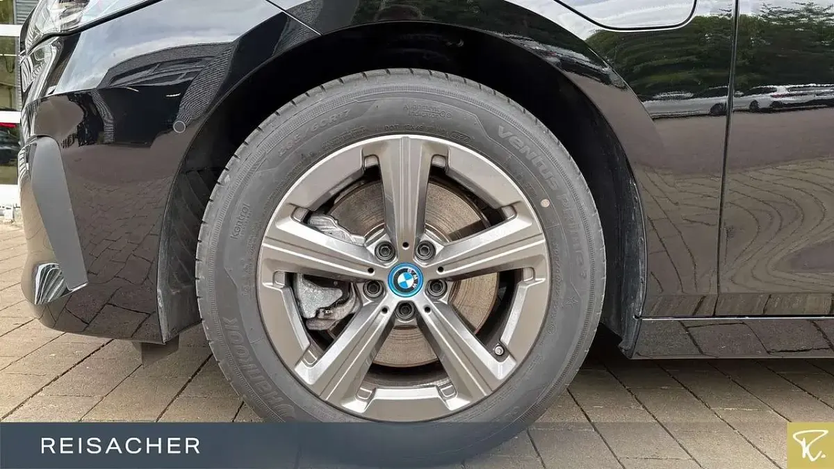 Gebraucht BMW 230e Active Tourer 326 PS (239 kW) 2025 Schwarz Van / Kleinbus