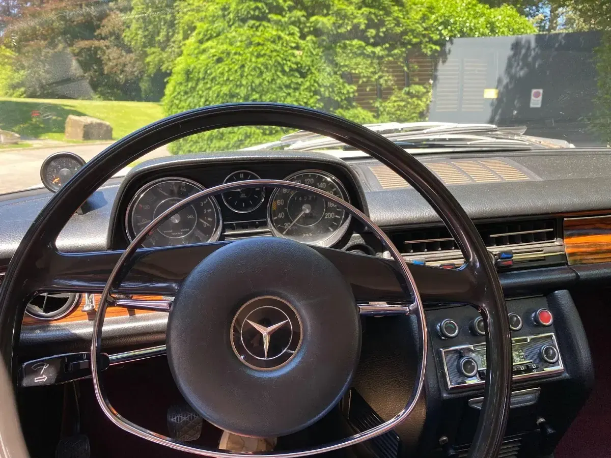 Gebraucht Mercedes 250 131 PS (96 kW) 1970 Weiß Coupé