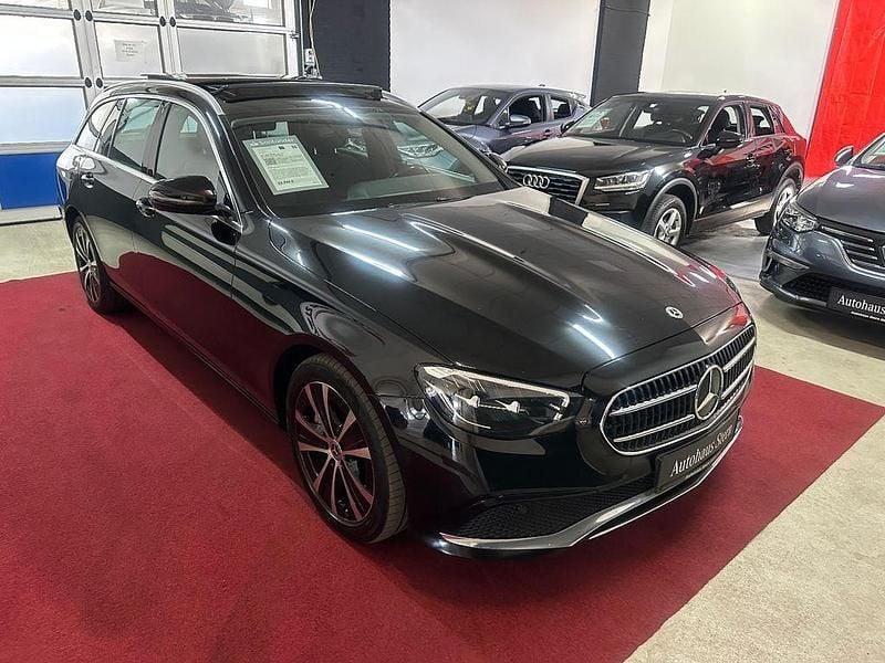 Second-hand Mercedes E300 194 CP (142 kW) 2021 Negru Berlinǎ