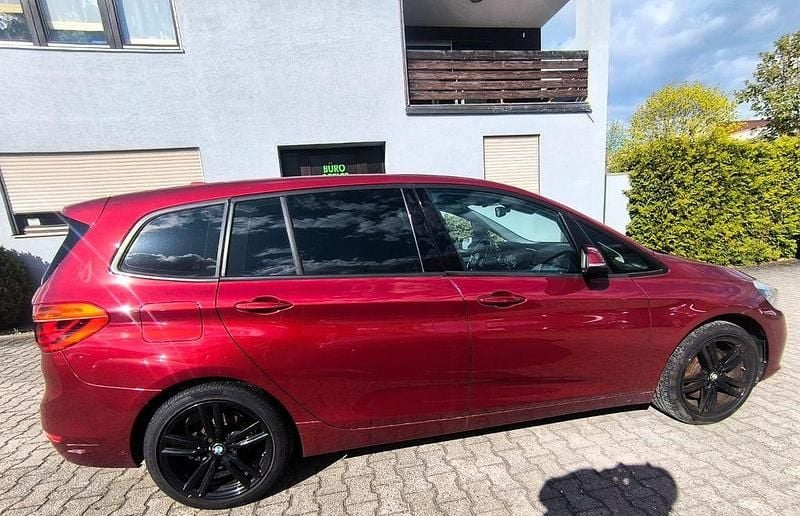 Gebraucht BMW 220 Gran Tourer Advantage 190 PS (139 kW) 2017 Rot Van / Kleinbus