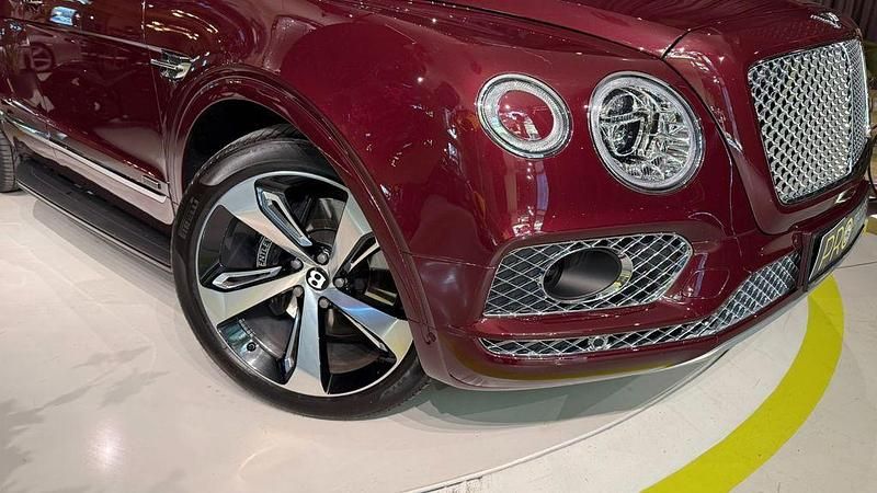 Gebraucht Bentley Bentayga 435 PS (319 kW) 2018 Rot SUV