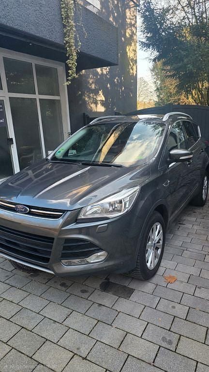Gebraucht Ford Kuga Titanium 150 PS (110 kW) 2016 Grau SUV