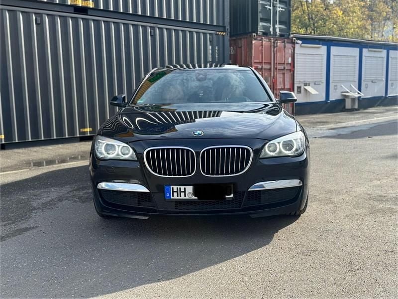 Schwarz Gebraucht 2013 BMW 730 M Sport Limousine | 13.750 € (Guter Preis) - Bild 1/4
