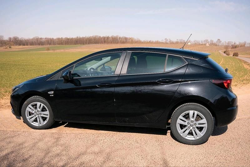 Gebraucht Opel Astra 110 PS (80 kW) 2019 Schwarz Limousine