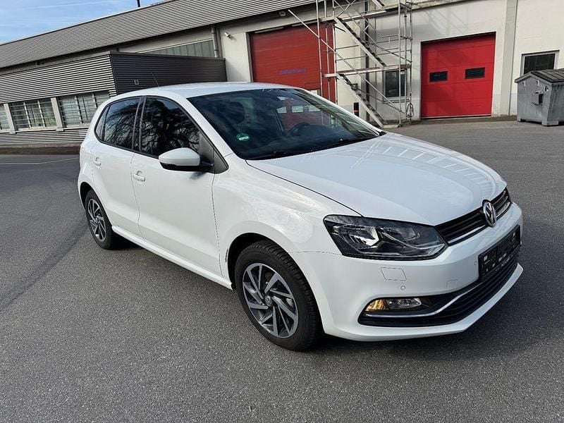 Gebraucht VW Polo Sound 75 PS (55 kW) 2017 Weiß Limousine