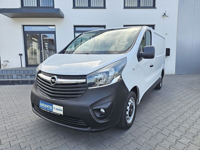 Weiß Gebraucht 2018 Opel Vivaro Van | 15.990 € (Fairer Preis) - Bild 1/4