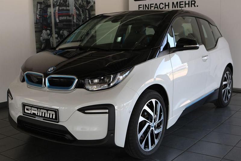 Weiß Gebraucht 2021 BMW i3 Kleinwagen | 22.800 € (Etwas zu teuer) - Bild 1/4