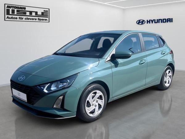 Grün (mangrove green) Neu 2025 Hyundai i20 Select Kleinwagen | 15.694 € (Superpreis) - Bild 1/4