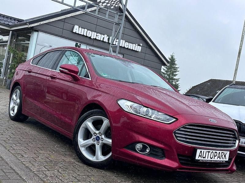 Rot Gebraucht 2018 Ford Mondeo Limousine | 14.700 € (Etwas zu teuer) - Bild 1/4