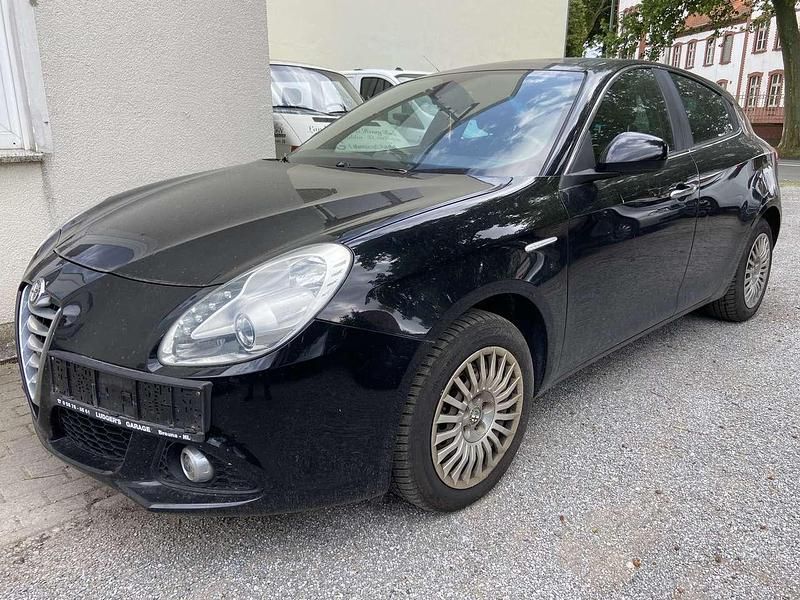 Nero profondo/luxor/kyalami Gebraucht 2013 Alfa Romeo Giulietta Turismo Kleinwagen | 4.200 € (Fairer Preis) - Bild 1/4