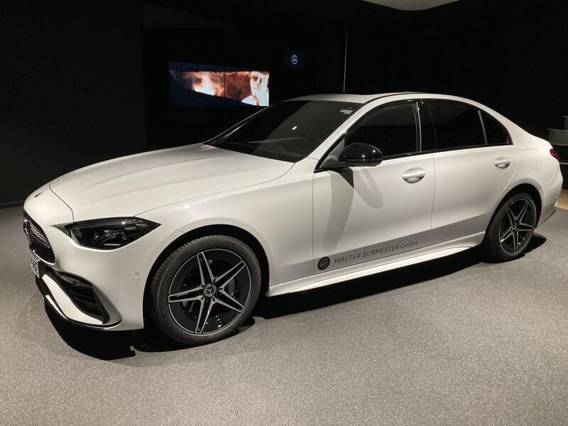 Weiß Gebraucht 2023 Mercedes C300e AMG Limousine | 49.740 € (Teuer) - Bild 1/4