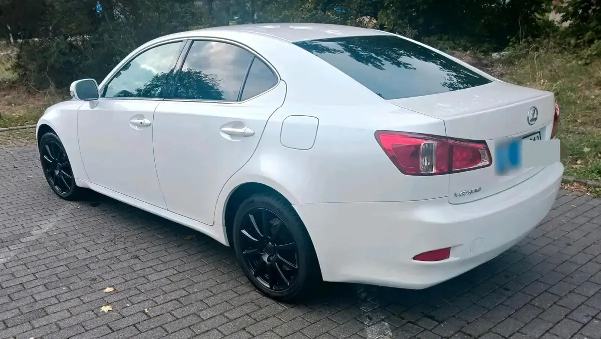 Gebraucht Lexus IS220d 150 PS (110 kW) 2011 Weiß Limousine