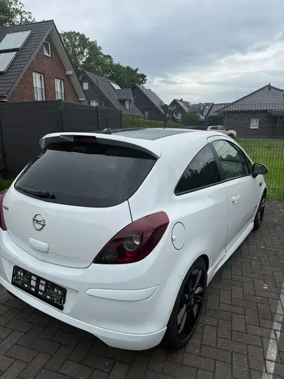 Gebraucht Opel Corsa OPC 101 PS (74 kW) 2011 Weiß Kleinwagen