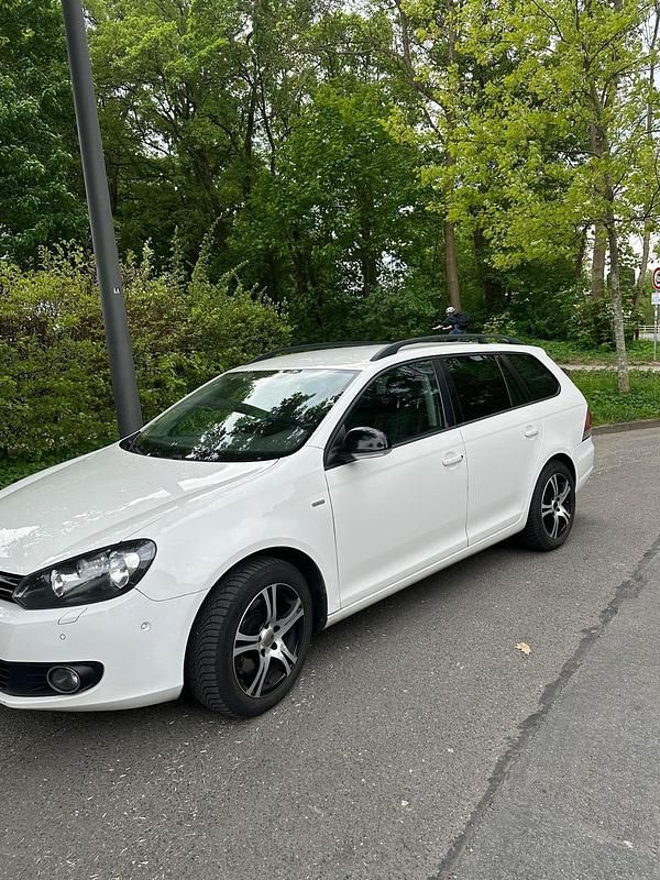 Weiß Gebraucht 2013 VW Golf VII Kombi | 3.400 € (Superpreis) - Bild 1/4