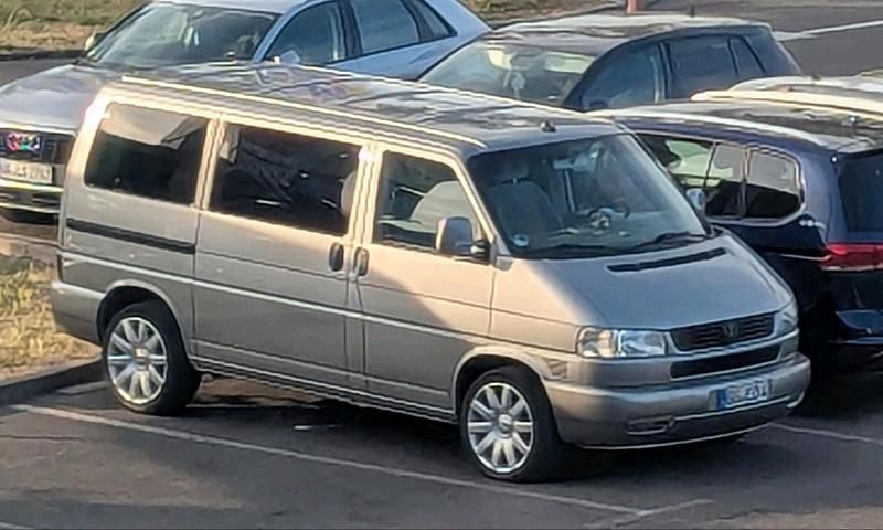 Grau Gebraucht 2000 VW T4 Van | 18.900 € - Bild 1/4