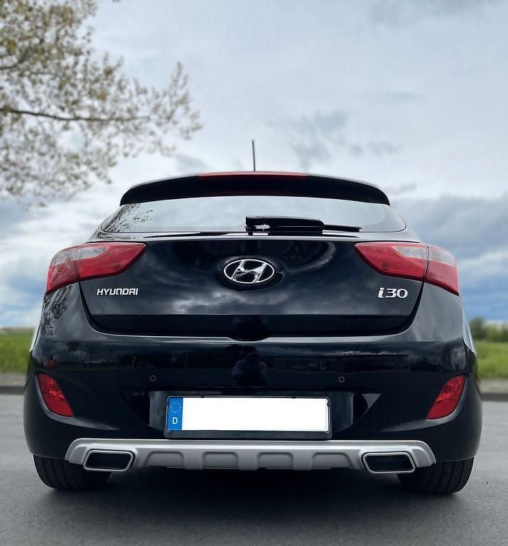 Schwarz Gebraucht 2014 Hyundai i30 Classic Limousine | 6.300 € (Fairer Preis) - Bild 1/4