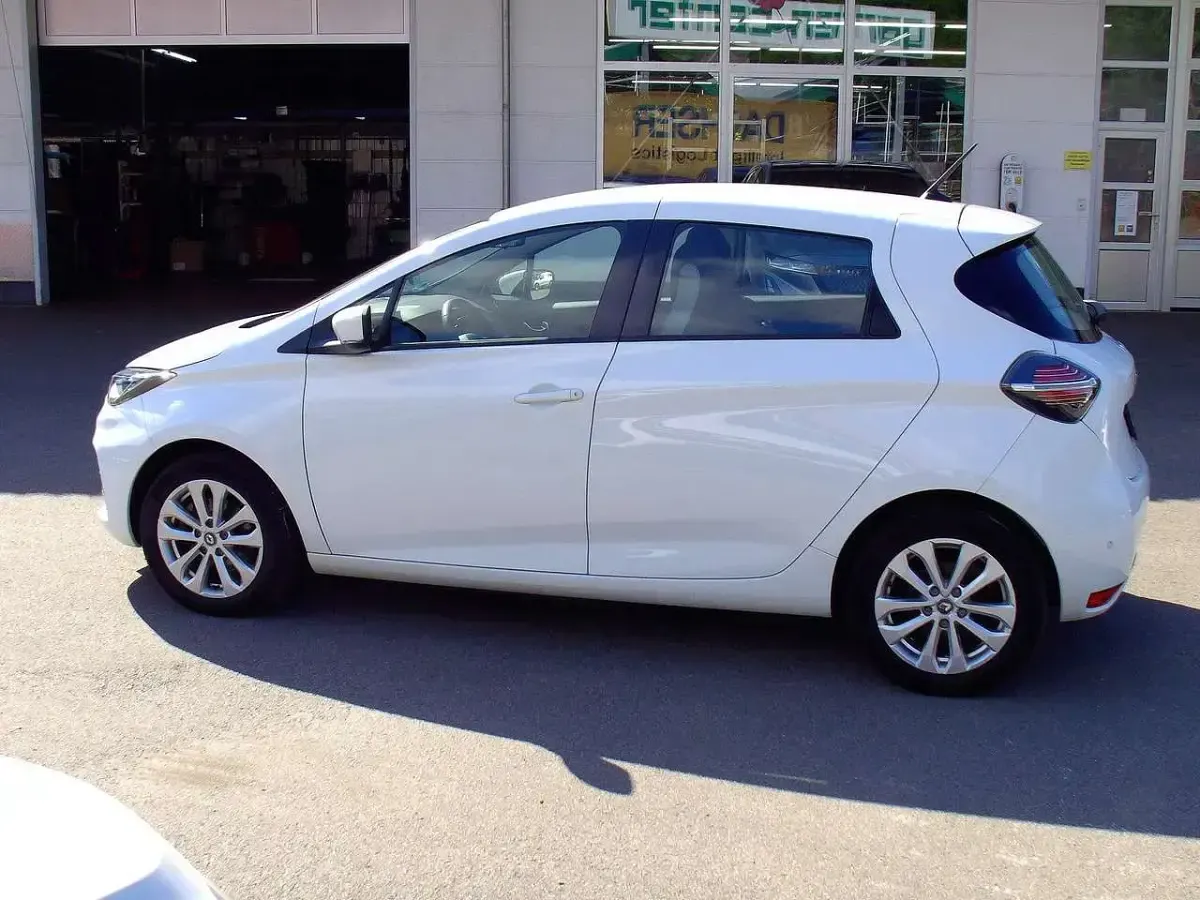 Gebraucht Renault Zoe Experience 80 kW (110 PS) 2022 Gletscherweiss Kleinwagen